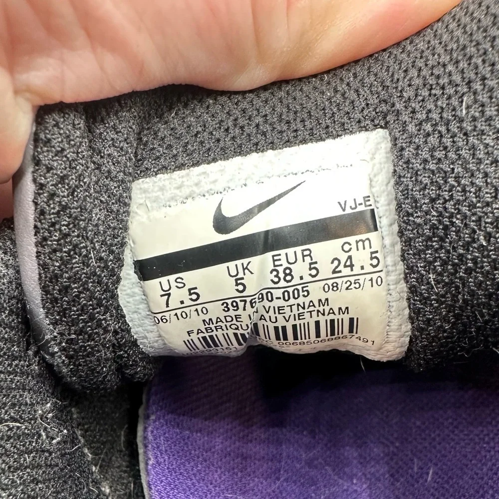 NIKE AIR MAX 2010 Command Shoes Womens size 7.5 Black/Grey/Purple #397690-005 - Picture 7 of 7